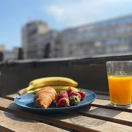 2 Bedroom Apartment With Terrace In City Center Bukares Bagian luar foto